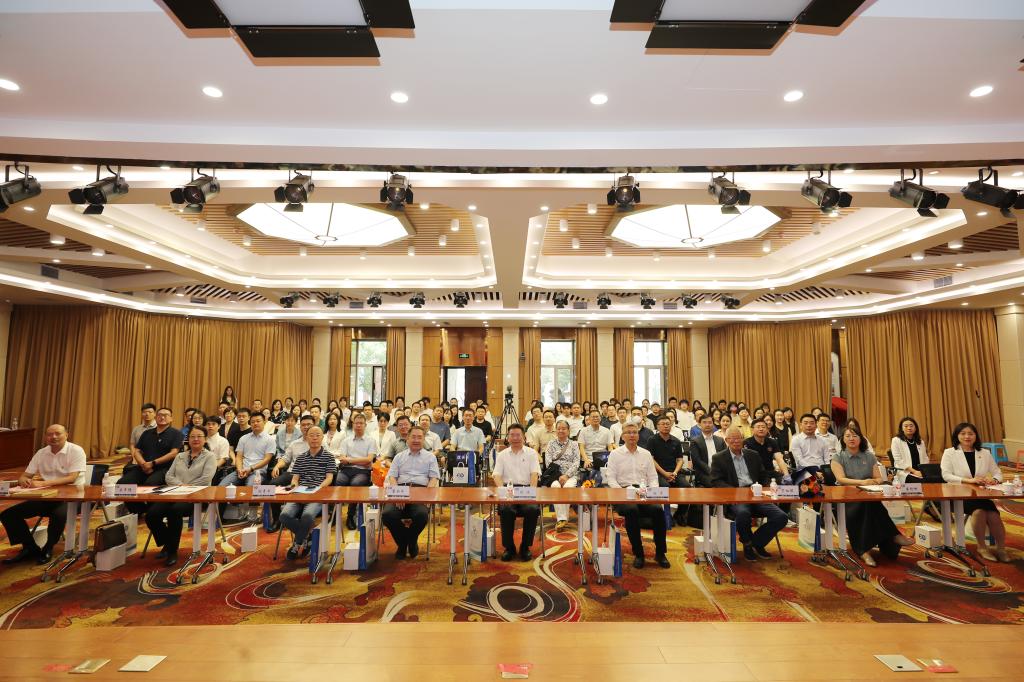 砥砺二十年，博学笃行传薪火|ballBET贝博BB艾弗森召开建院20周年创新发展大会