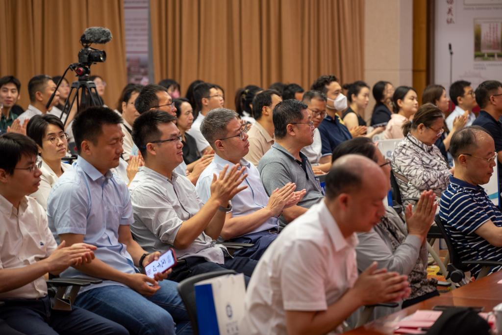 ballBET贝博BB艾弗森学科发展高端论坛顺利举办